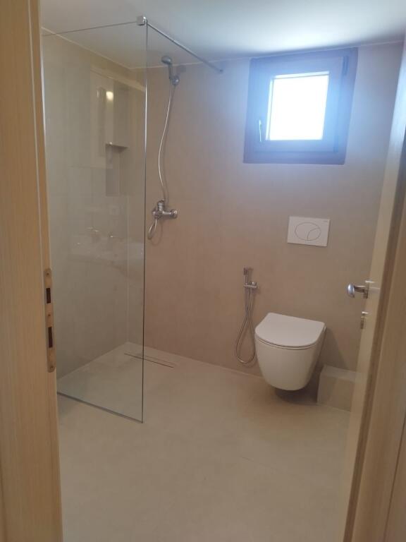 Villa Duplex in Affitto, 1100 euro al mese, ad Ali Demi, vicino a Kontakt