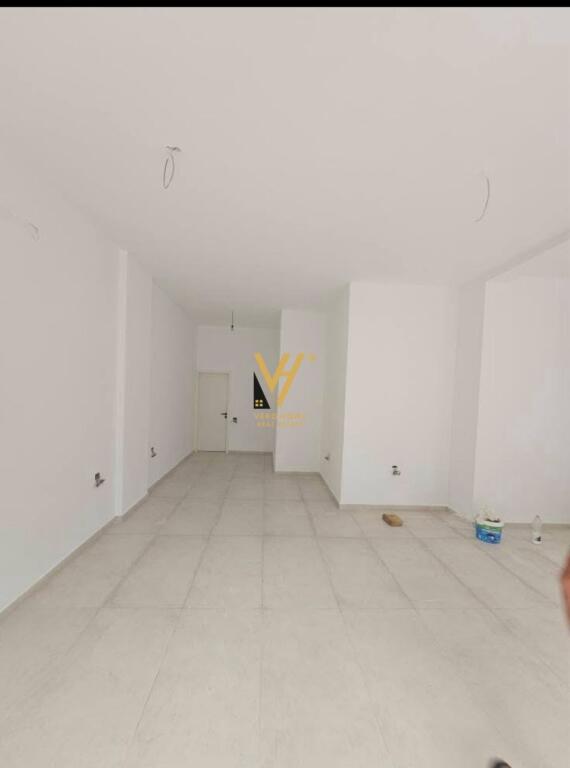 LOCALE COMMERCIALE DI 60 M2 IN AFFITTO A DON BOSKO 50.000 LEKE