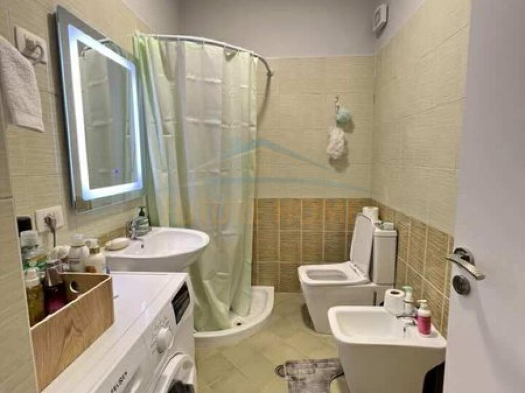 apartment 1+1 for sale near the roundabout in the Unaza e Re area