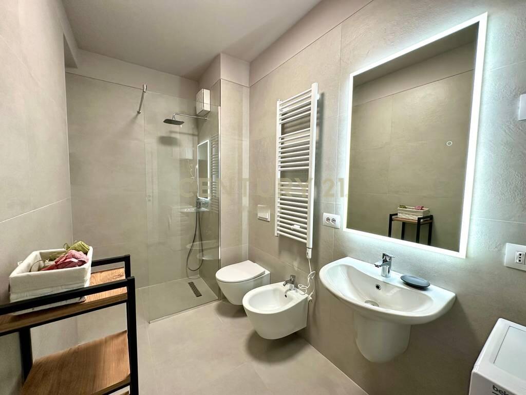 APARTAMENT ME QIRA MODERN 1+1 ME POST PARKIMI, ISH DOGANA