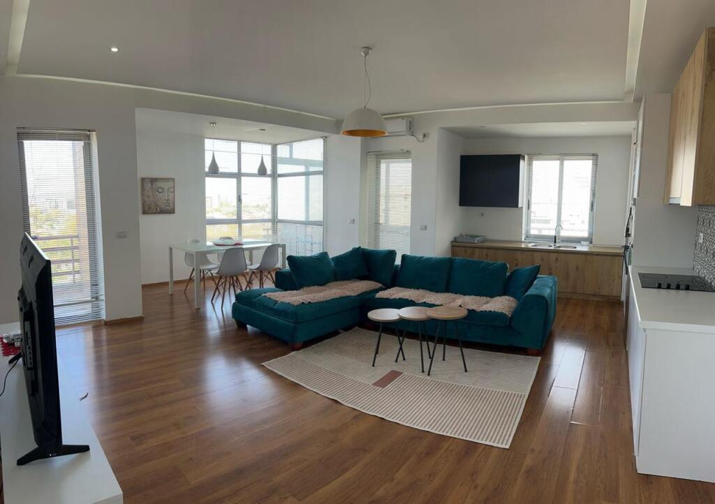 Apartament me qera 2+1 ne Astir