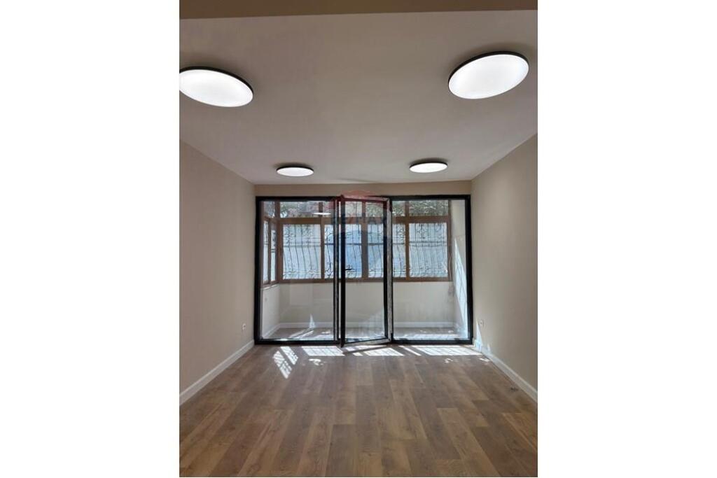 APARTMENT 2+1 EMPTY FOR OFFICES OF MARGARITA TUTULANI