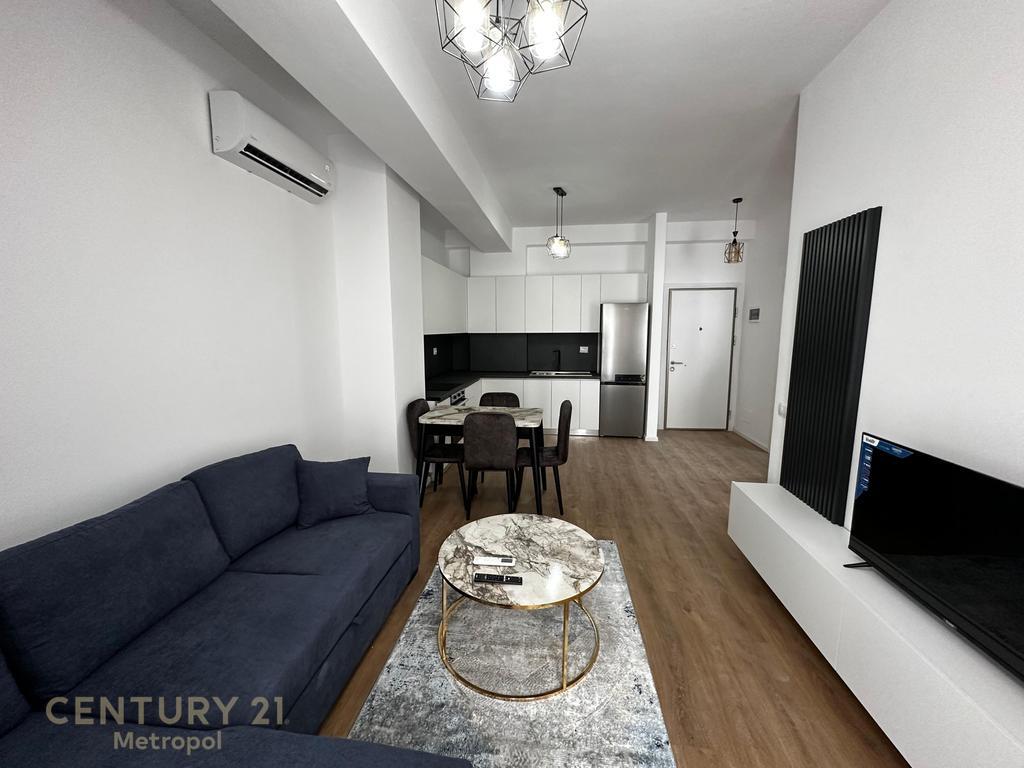 Vendesi in vendita 1+1 completamente arredato nella “Residenza Kaimi”, Tirana!