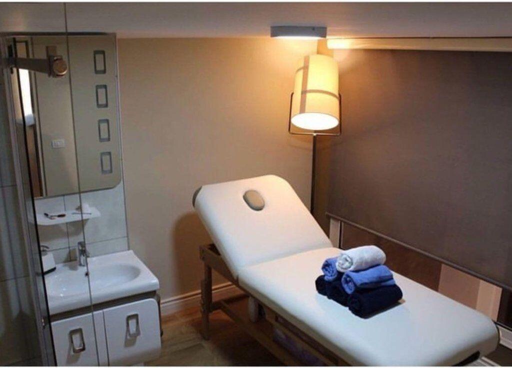 For Rent – Furnished Duplex Space Aesthetic Center, Hairdresser