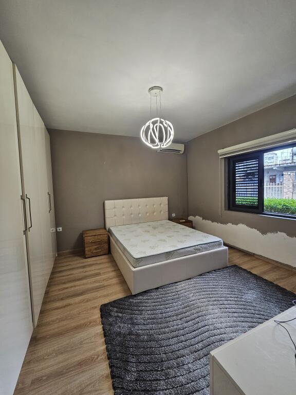 In Affitto: Casa 2+1+Cucina indipendente & 3 Posti Auto (Cortile) - *58.000 lek/mese* 📍 Campo di Aviazione - PARQUET | Condizionatore