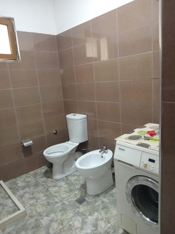 2+1,kat 1 vile private,te 2 palmat ne astir,cmimi 400 euro