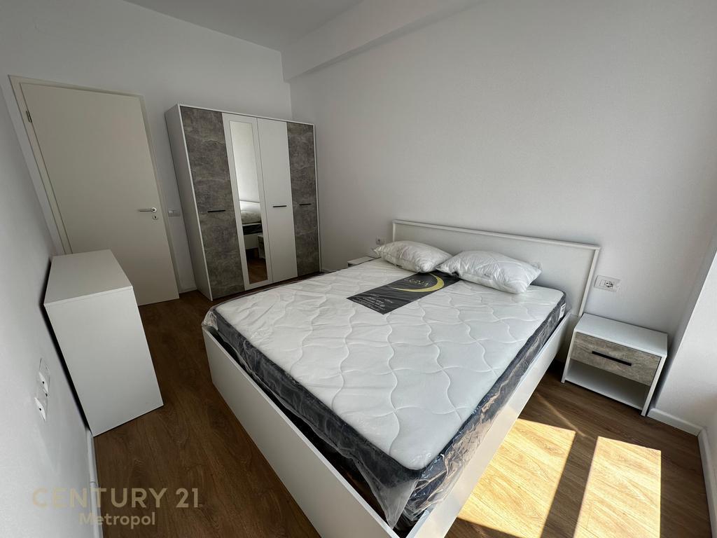 Vendesi in vendita 1+1 completamente arredato nella “Residenza Kaimi”, Tirana!