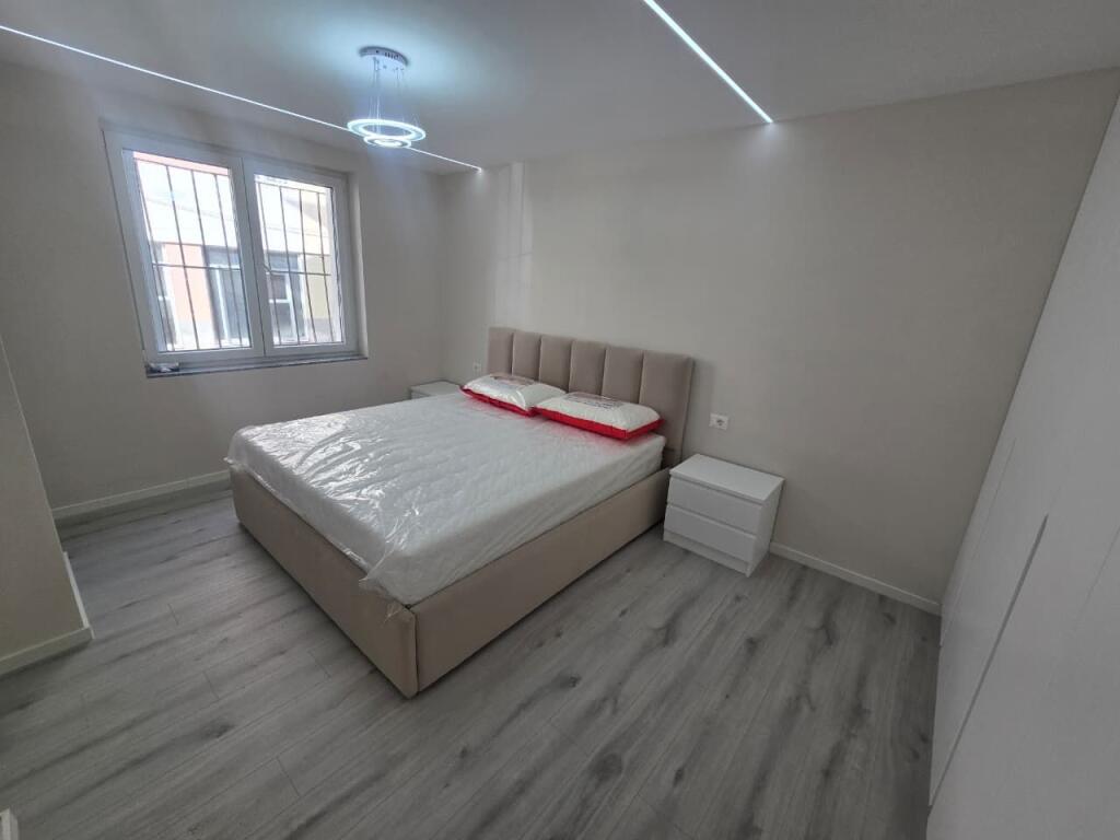 1+1/Qera📍Shkolla mihal Grameno 📌500€