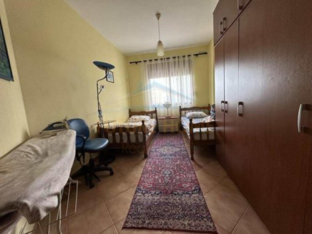 In vendita , Appartamento 2+1+2 Misto Mame , Tirana