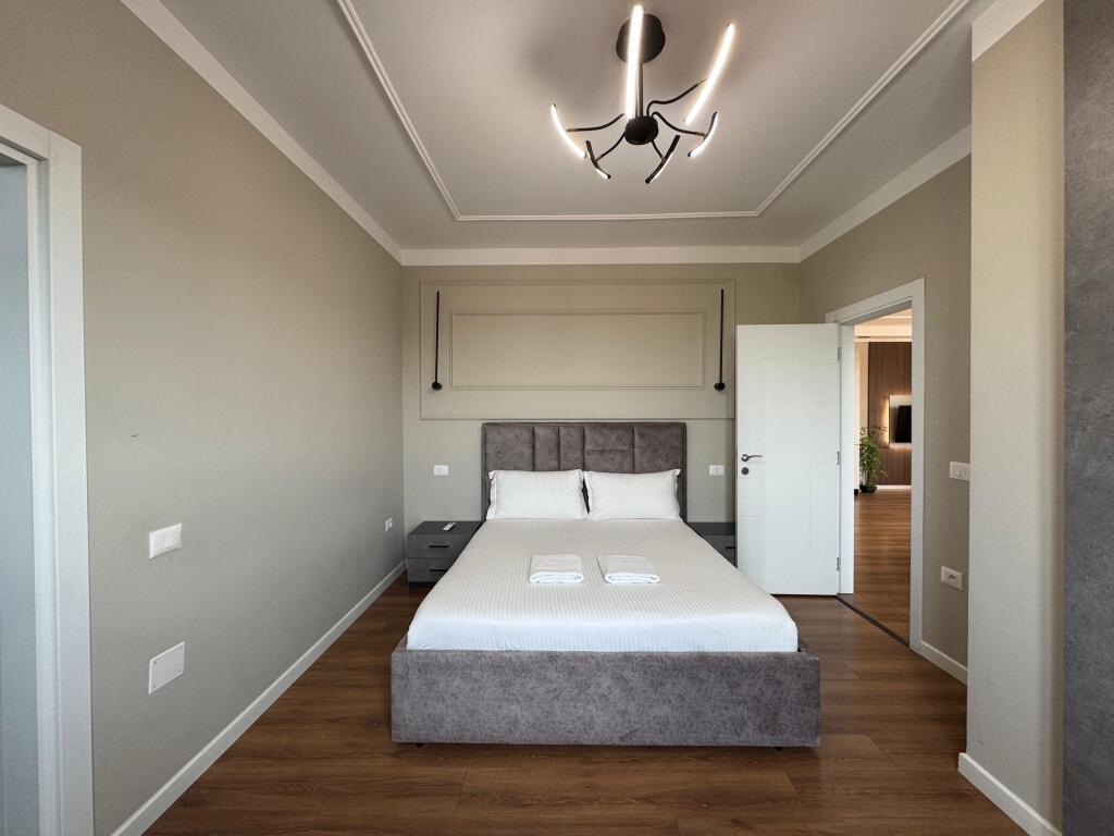 Apartament 2+1+2 per shitje te Ish-Ekspozita - Pamja 3