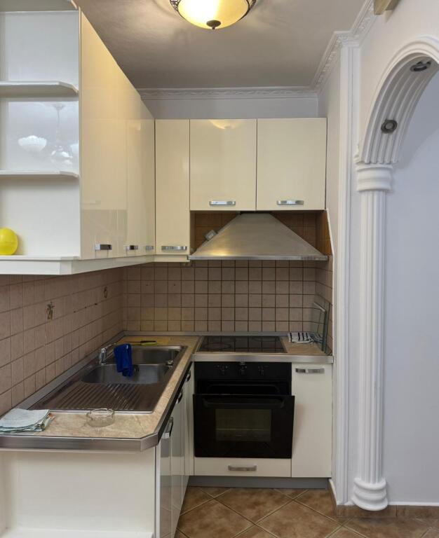 Affittasi appartamento 2+1! Palazzo con Freccia. 600 Euro