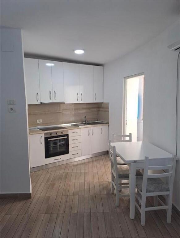 Apartment 1+1 for rent Zogu zi 400 Euro
