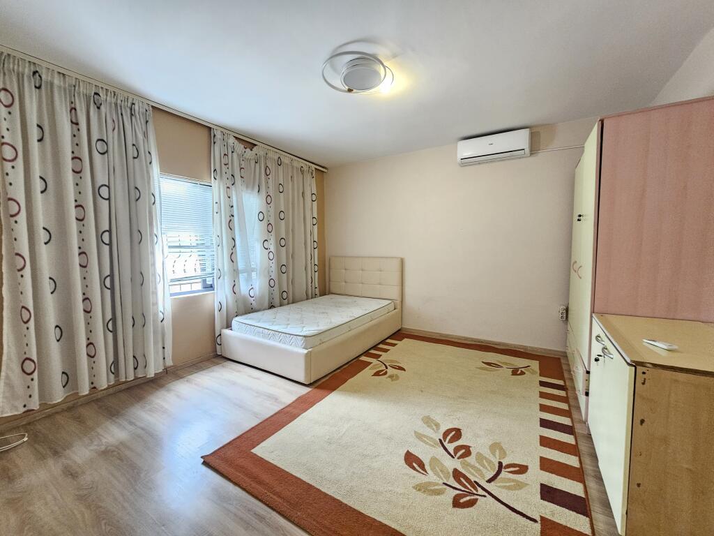 In Affitto: Casa 2+1+Cucina indipendente & 3 Posti Auto (Cortile) - *58.000 lek/mese* 📍 Campo di Aviazione - PARQUET | Condizionatore