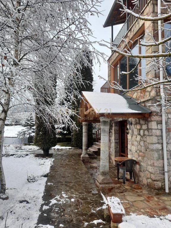 Super hotel in vendita a Voskopojë.