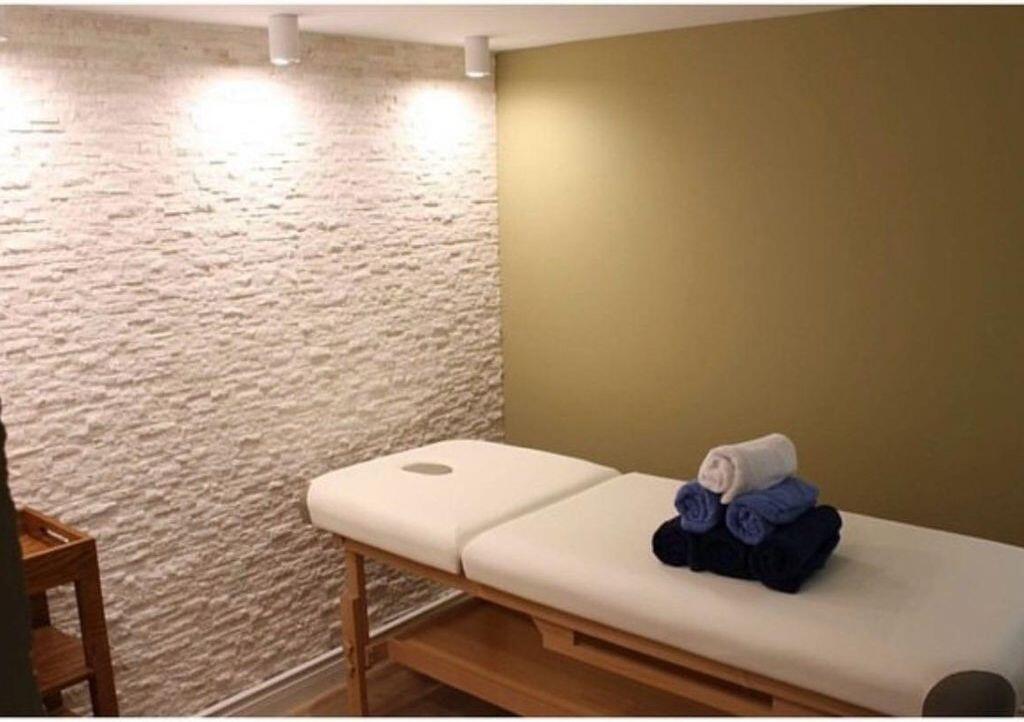 For Rent – Furnished Duplex Space Aesthetic Center, Hairdresser