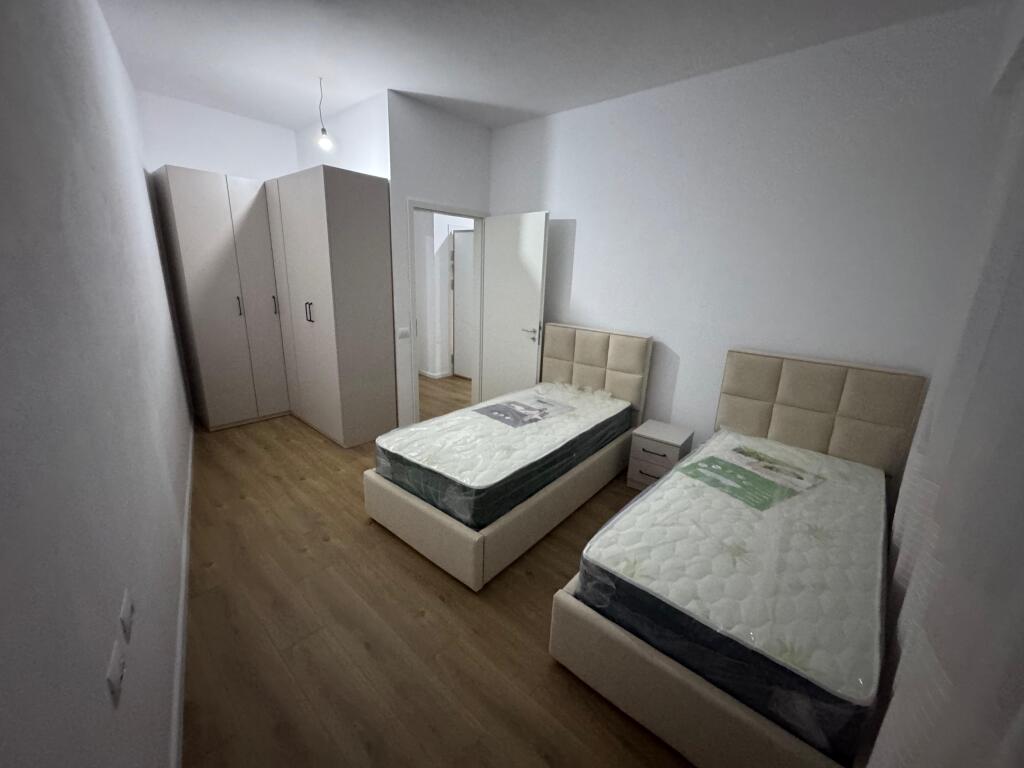 Affittasi appartamento 1+1  Indirizzo: Ali demi Complesso kaimi Arredato  Piano 2  Prezzo 40.000 lek