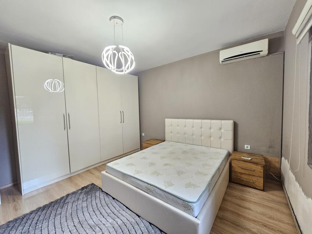 In Affitto: Casa 2+1+Cucina indipendente & 3 Posti Auto (Cortile) - *58.000 lek/mese* 📍 Campo di Aviazione - PARQUET | Condizionatore