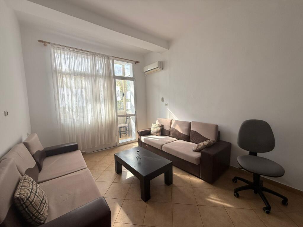 Shitet Apartament ,TEK Rruga E durresit