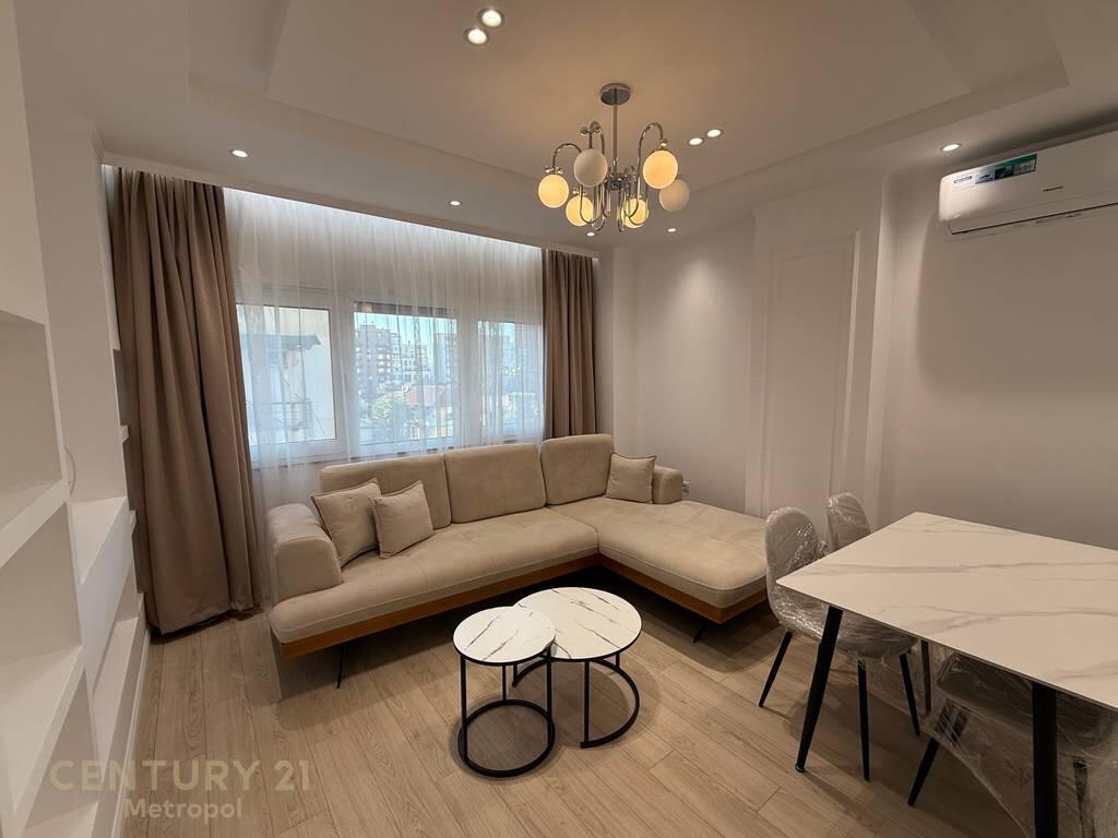 Jepet me Qira Apartament 2+1 + Post Parkimi – Myslym Shyri, Tiranë!