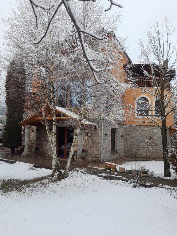 Super hotel in vendita a Voskopojë.