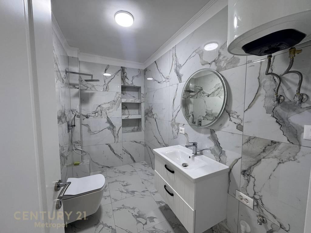 Shitet Apartament 2+1 në zonën e Xhamllikut, pranë Shkollës “Kongresi i Lushnjës”!