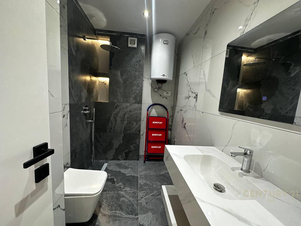 Apartment 1+1 for Sale – 5 Maji, Tirana!