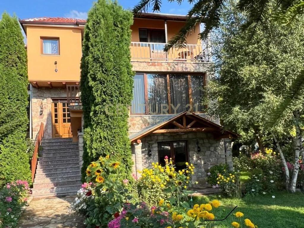 Super hotel in vendita a Voskopojë.