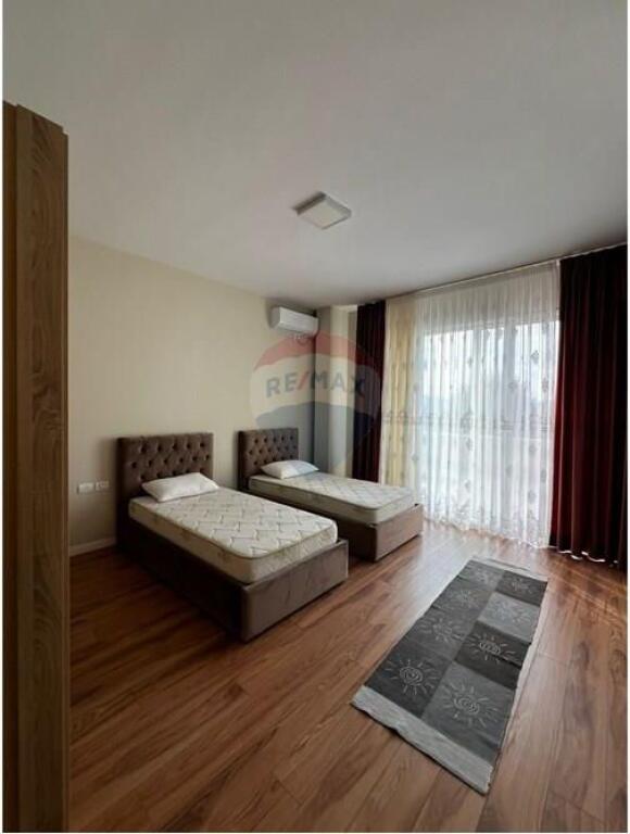 Vile me qira ne Prush, Tirane
