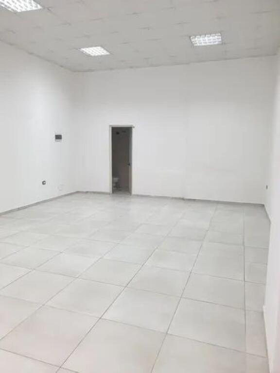 SHOP FOR RENT 80 M2 SHOWCASE 150,000 LEKE