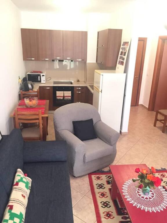 Apartament 1+1+ballkon 400€ Rruga Myslym Shyri