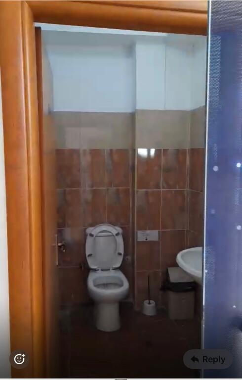 Locale commerciale in affitto, sovrappasso del comune, 1350 euro con 2 posti auto