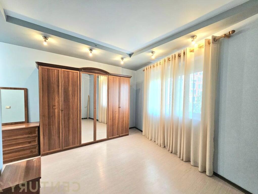 APARTAMENT 2+1 ME QIRA NE UNAZEN E RE,