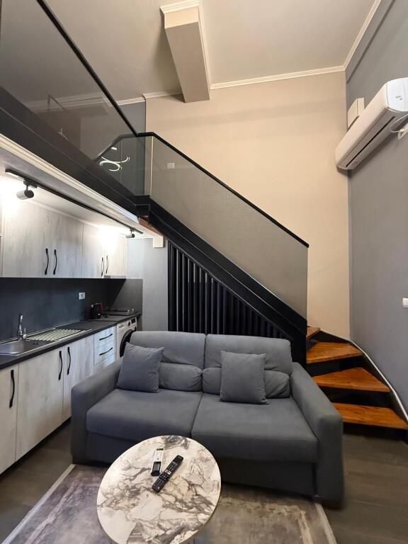 Duplex 1+1, arredato, via Elbasan, 500 euro