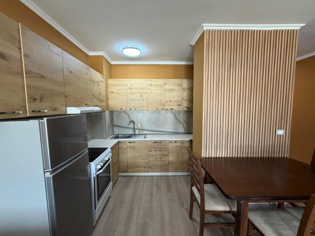 *Jepet me qira apartament 2+1 – Komuna e Parisit, Tiranë*
