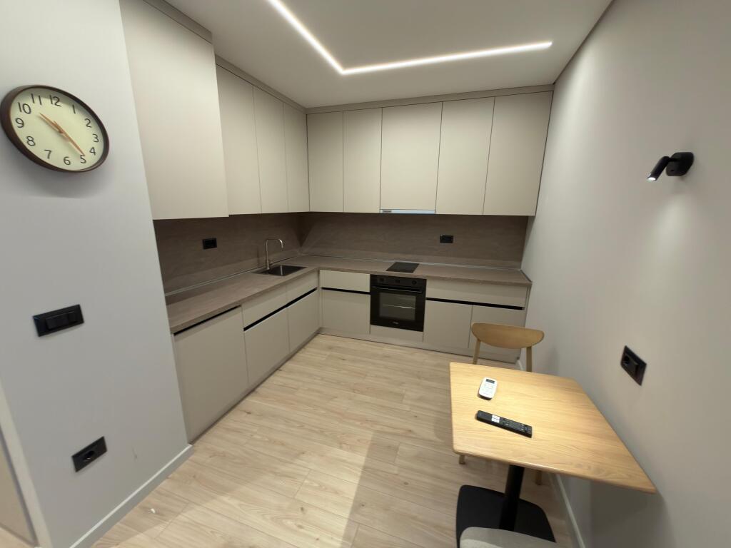 📣 AFFITTO 3-Appartamenti 1+1 (Per Airbnb) 📍 Centro Tirana, Vicino al Nuovo Bazaar ✨