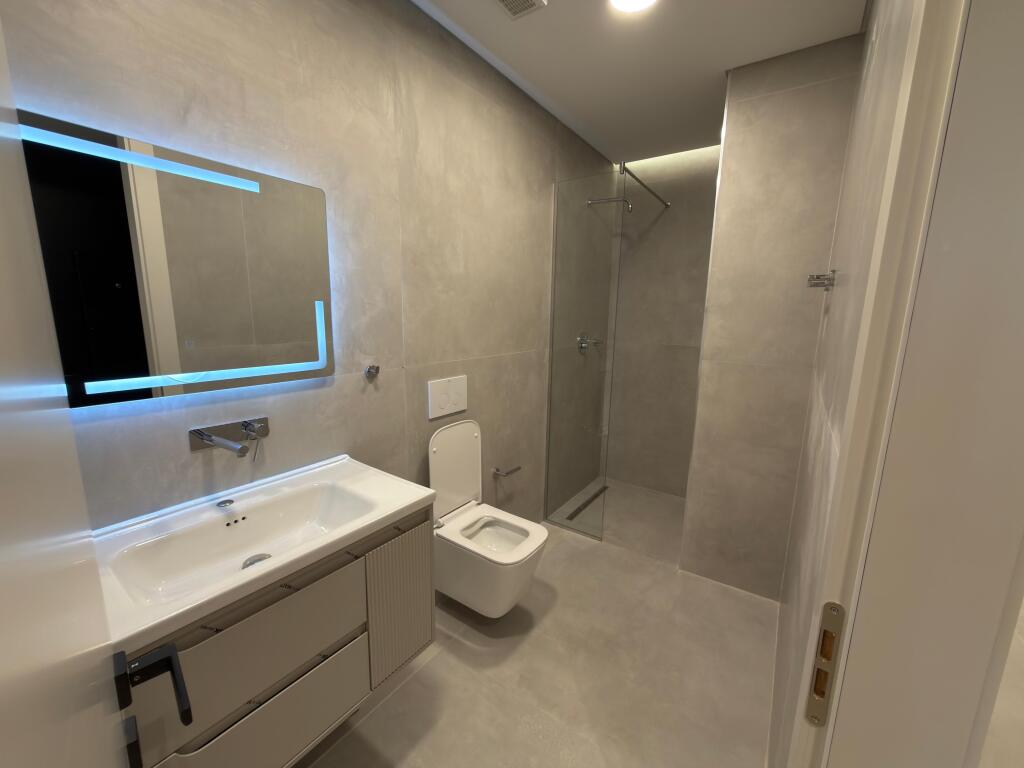 🏙️ QIRA – 3 Apartamente 📍 Pazari i Ri,  Jepen per Air bnb 💶 Çmimi: (1.900 €)  190.000 Lekë neto  