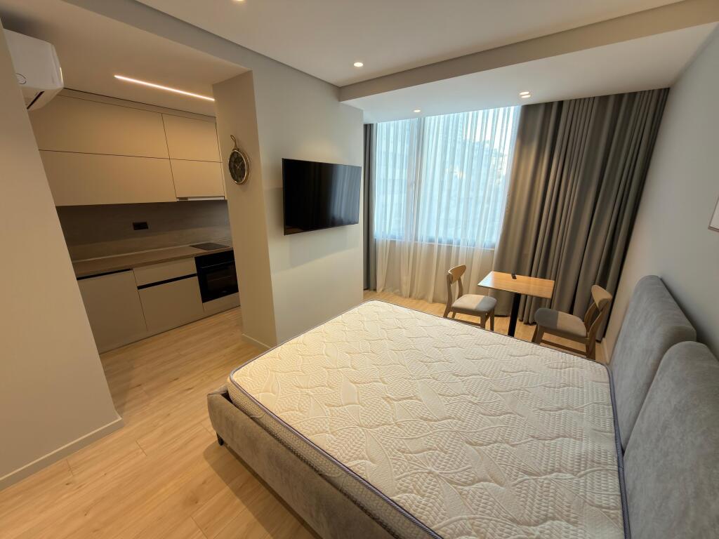 🏙️ QIRA – 3 Apartamente 📍 Pazari i Ri,  Jepen per Air bnb 💶 Çmimi: (1.900 €)  190.000 Lekë neto  