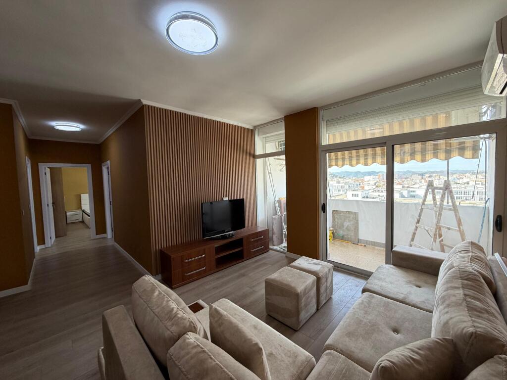 *Jepet me qira apartament 2+1 – Komuna e Parisit, Tiranë*