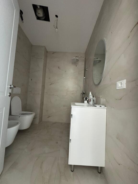 Qira apartament 1+1 per Zyra tek Lake View Residence