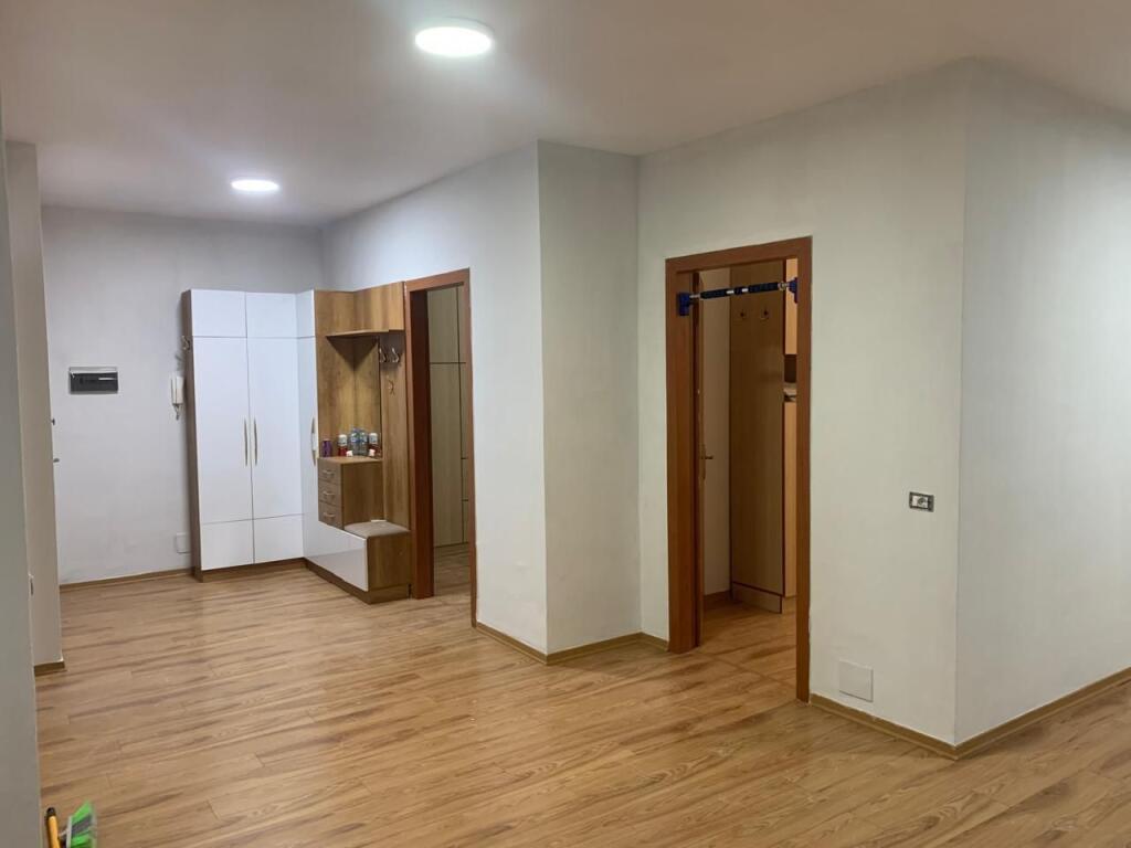 APARTAMENT 2+1 ME QIRA NE YZBERISYHT
