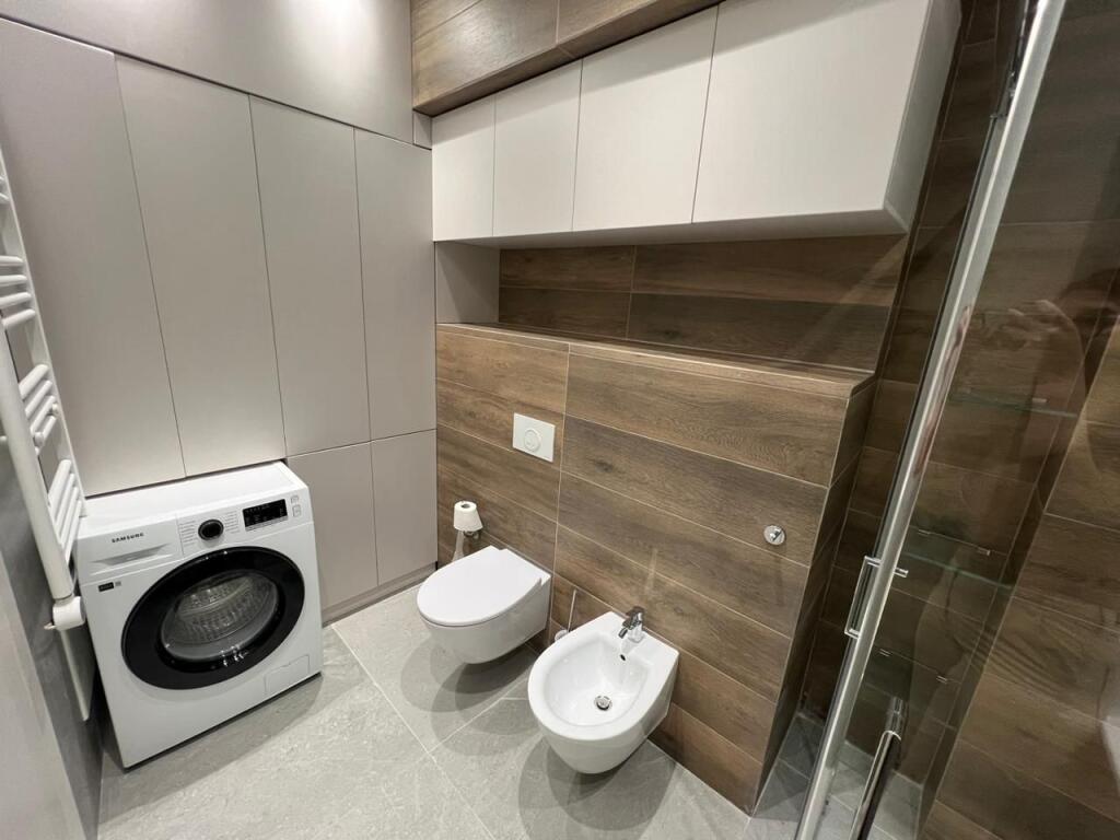 APARTAMENT 2+1+2 PER QERA TEK BULEVARDI RI!