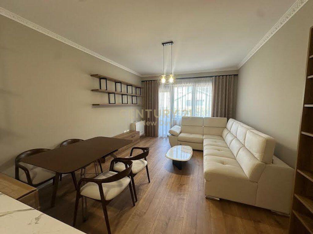 Apartment newly furnished for rent at Pazari Ri.