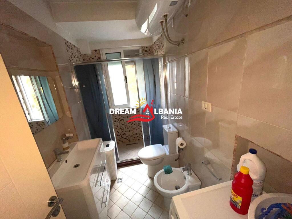 Affittasi appartamento 2+1+2 balconi al rondò di Zogu te Zi, Tirana ID (42214580)

