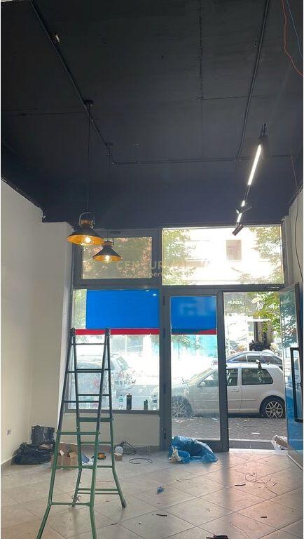 Business premises for sale at Tower Bridge Residence! 140,000 €