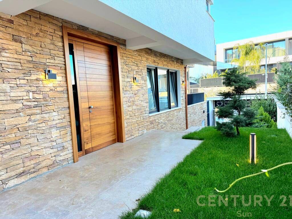Villa for sale near Teg