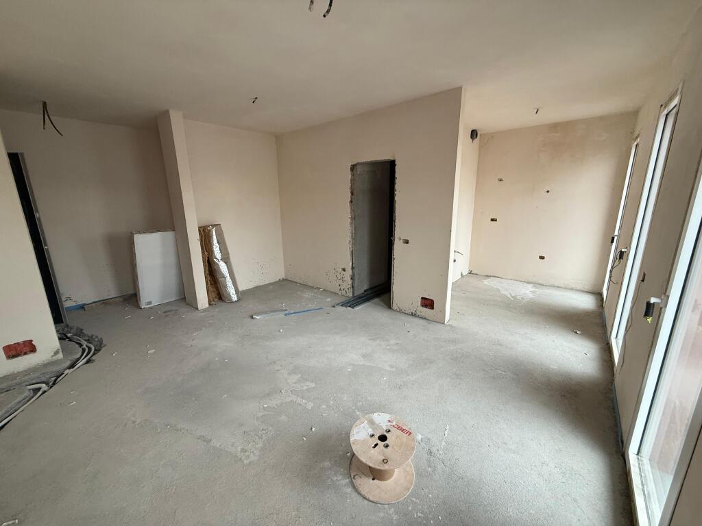 Apartment 2+1+2 For Sale 📍Blloku , Near Willson Square