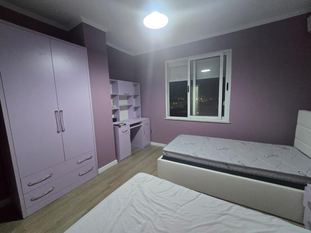 🏠 Jepet me Qira Apartament 2+1 – Komuna e Parisit, Tiranë