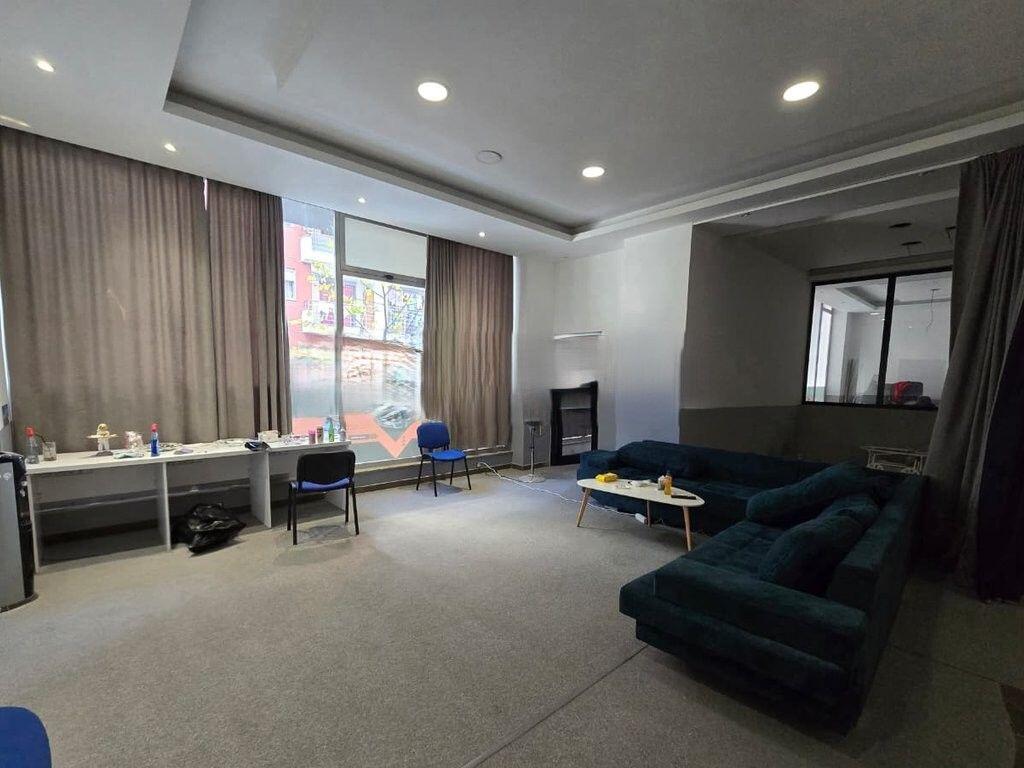 AMBIENTE COMMERCIALE IN VENDITA A YZBERISHT! 238.000 €