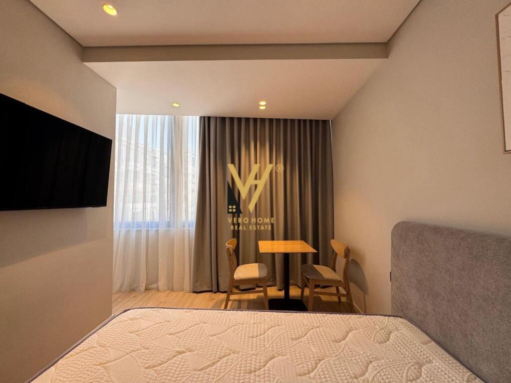 JEPET APARTAMENT ME QIRA E NDARE NE 3 GARSONIERE NE QENDER 190.000 LEKE