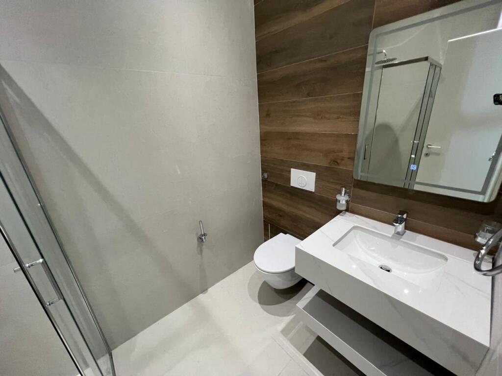 APARTAMENT 2+1+2 PER QERA TEK BULEVARDI RI!